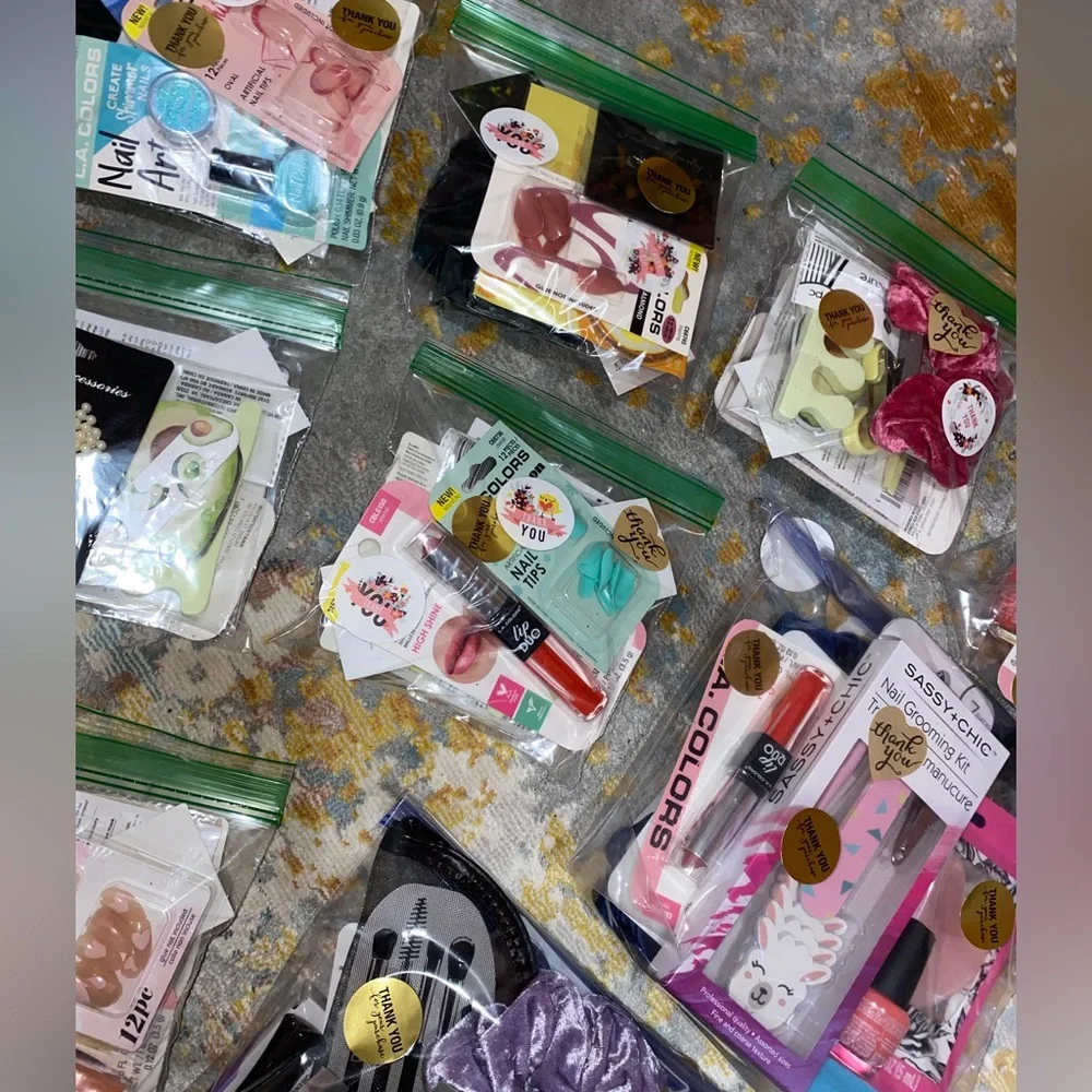 FREE GIFTS WITH PURCHASE 🎁 - Picture 4 of 12